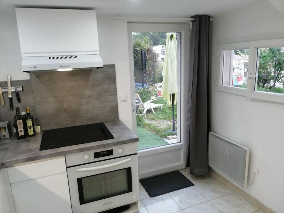 Appartement Aurore En Rez De Jardin Avec Parking Gratuit Vence Exteriör bild